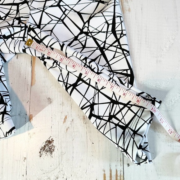 Koral Densonic Spider Web Print High Rise Biker Activewear Short Size Small - Picture 4 of 6